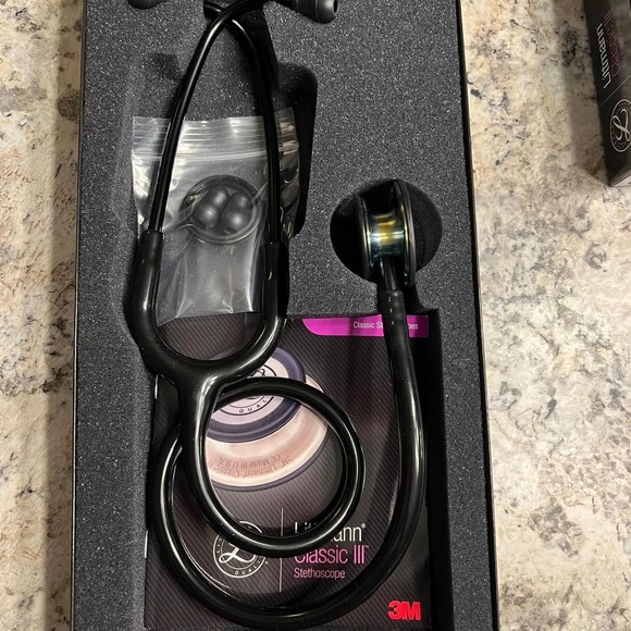 Brand new never used Littmann Classic III Stethoscope - Picture 3 of 3